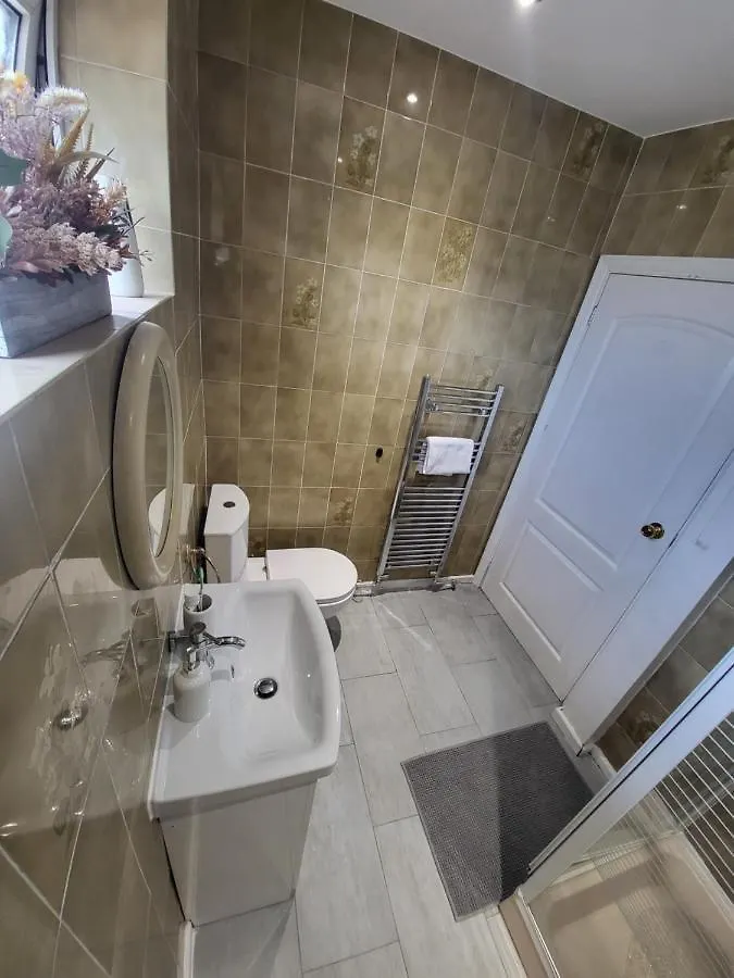 Petals Rm1 Apartment Leeds  Homestay Leeds (West Yorkshire)
